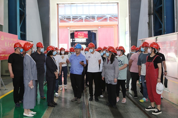 参观一重 (4).jpg