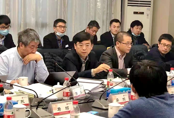 曲凤宏带领专家组成员召开座谈会_副本.jpg