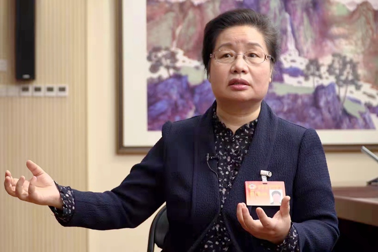 吕忠梅 ：《长江保护法》的实施效果、难点痛点及其建议