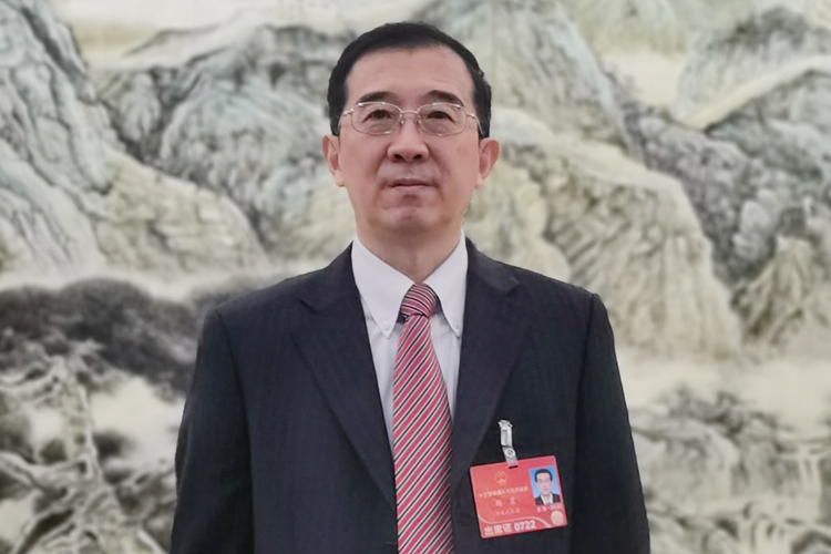 杨震代表：关于推动实现国家防疫健康信息码“一码通行”的政策建议