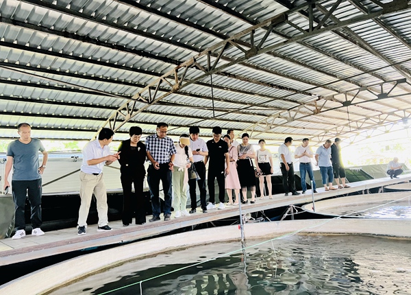 农工党四川省委专职副主委何苹一行赴宜宾开展长江生态环境保护民主监督调研 (1).jpg