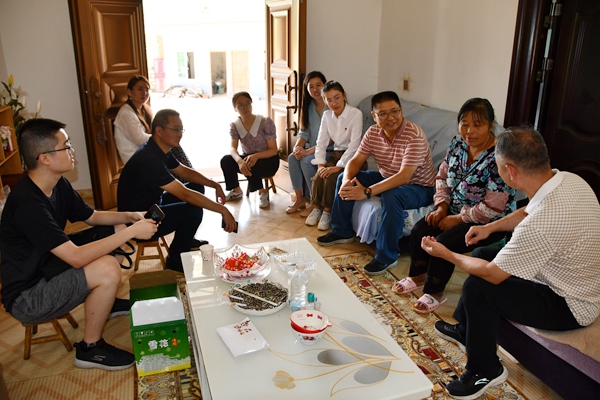 走访看望村民 (4).JPG