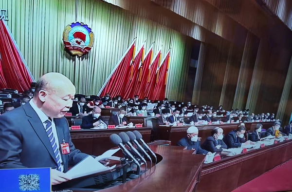 王昆代表农工党青海省委在省政协十三届一次会议第二次全体会议上发言.jpg