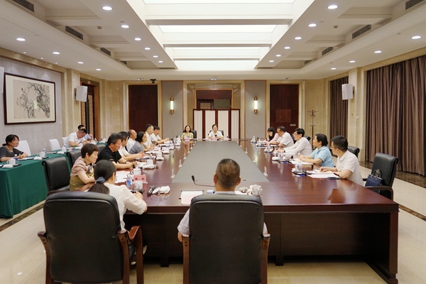 座谈会1.jpg