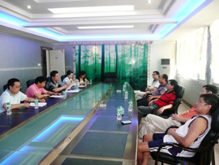 农工党巴中中学支部召开学习会纪念农工党建党80周年