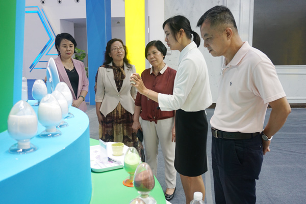 在广西东融石材碳酸钙交易中心调研.jpg
