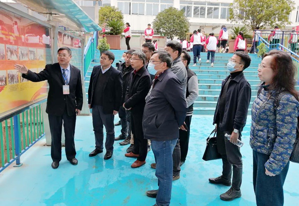 考察大方县毕节同心农工中等职业学校.jpg