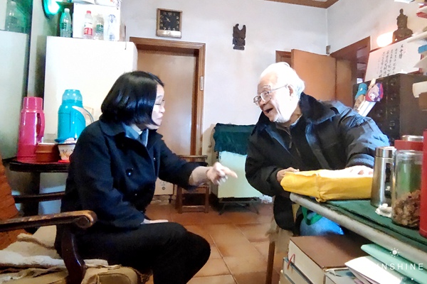 看望慰问老领导张天庭.jpg