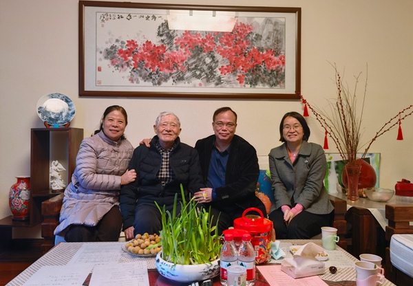 看望慰问姚守拙院士.jpg