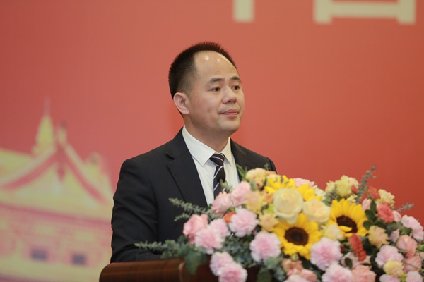 农军代表十二届委员会作工作报告.JPG