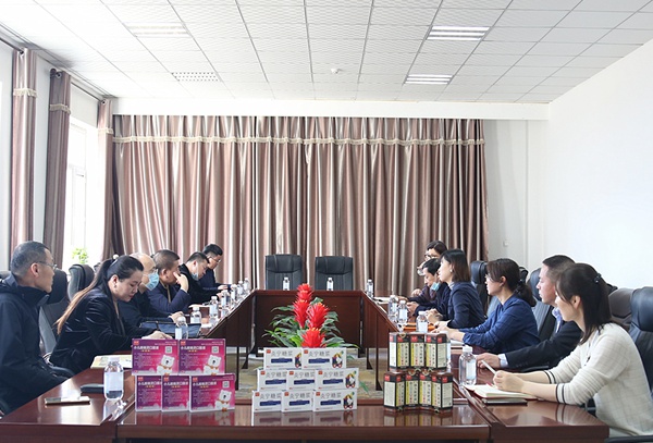 调研组在哈康隆制药公司调研.jpg
