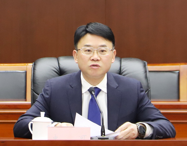 史可主持会议并讲话.jpg