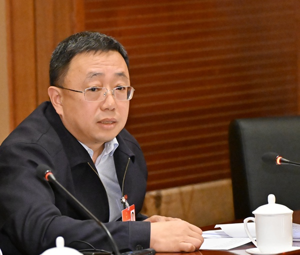 杨小天代表关于国家层面出台公办幼儿园教职工编制标准的建议