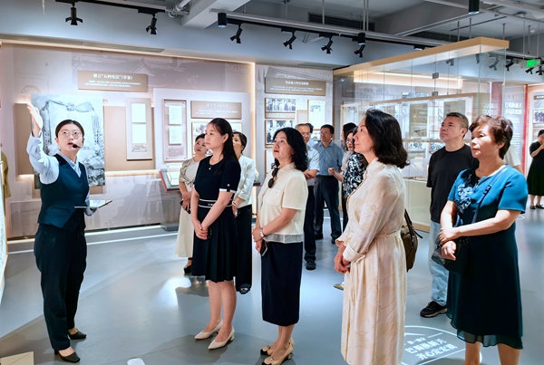 政协文史馆现场教学27.jpg