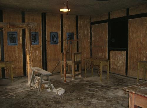 愿拼男儿五尺躯甘洒热血写春秋